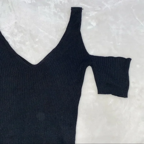 SHOULDER CUT OUT TOP - Picture 4 of 5